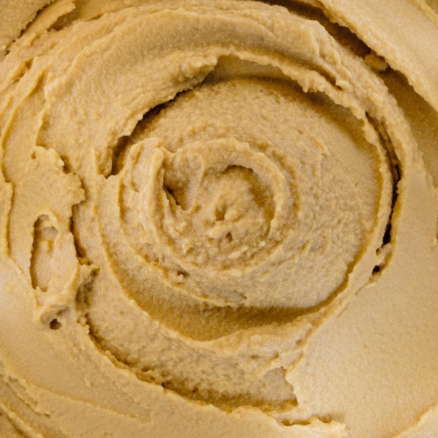 caramel qui coule sur la glace