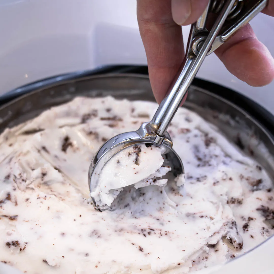 glace stracciatella aux éclats de chocolat